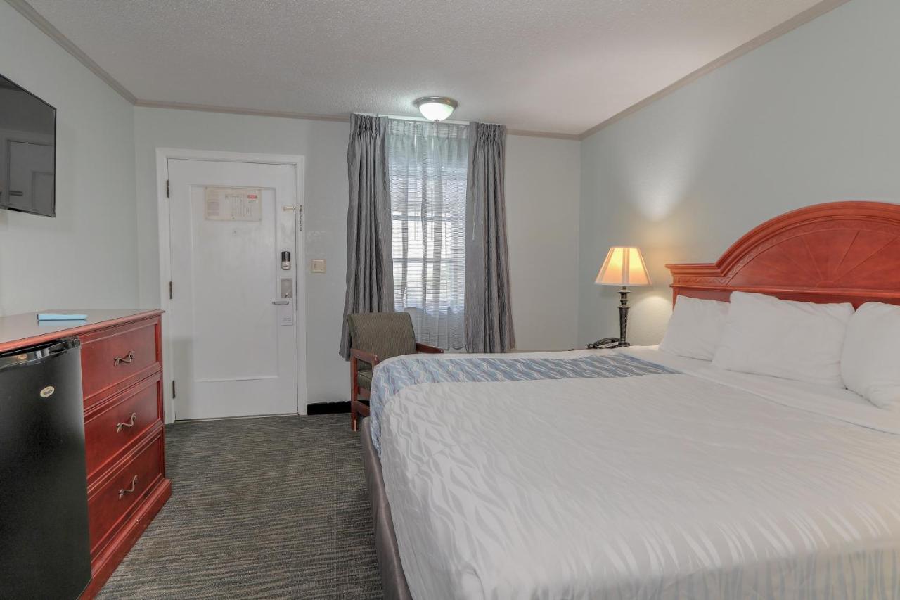 Belle Aire - Downtown Convention Center - 2*